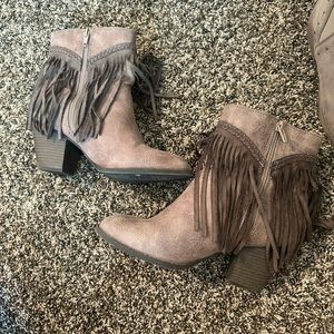 WOMENS FRINGE BOOTS